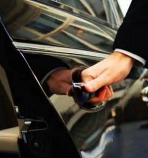 专车司机认证及明确平台责任是改变现状的关键